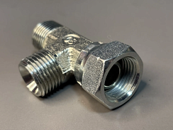 Адаптер тройник DK 20x1,5 (Г) - DK 20x1,5 (Ш) - DK 20x1,5 (Ш)
